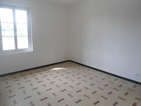 Location Maison 5 pièces 109m² LA TRIMOUILLE 86290 - Photo 5