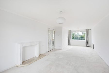 2 Bed Flat - Photo 2
