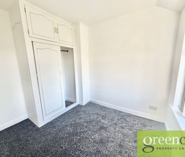 Knowl Close, Denton, Tameside, M34 - Photo 2