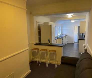 1 bedroom in a house share to rent - Photo 6
