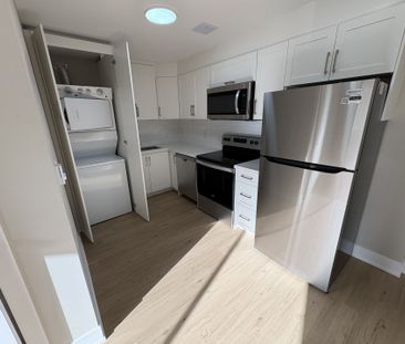 For Lease - 31 Huron Heights Drive, Newmarket, Ontario - Photo 4