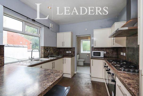 6 bedroom terraced house to rent - Photo 1
