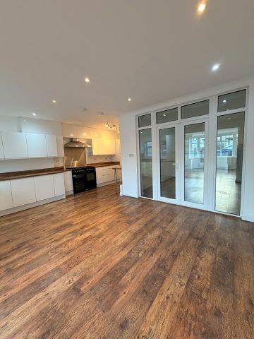 4 Bed Terraced House, Evelyn Avenue, NW9 - Photo 4