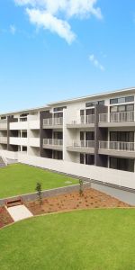 Modern One Bedroom / Studio Apartment - Photo 4