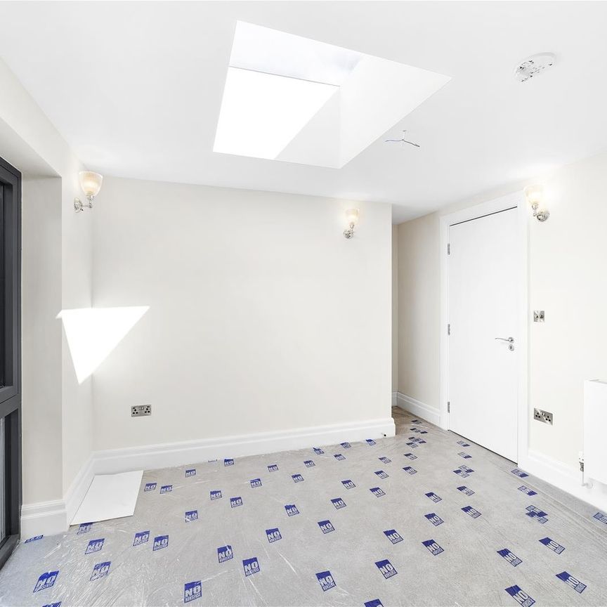 Villiers Road, Willesden, London - Photo 1