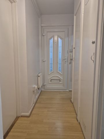 2 Bed Flat, Osborne Gardens, CR7 - Photo 5