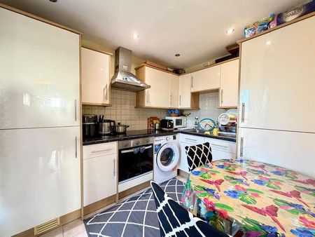 Ridgepoint Court, Wheeler Street, Maidstone, ME14 - Photo 2