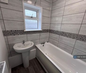 3 bedroom terraced house to rent - Photo 6