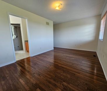 For Lease - 19 Voysey Way, Markham, Ontario - Photo 6