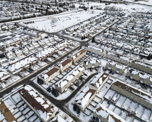 For Lease - 402 SADAR Private, Barrhaven, Ontario - Photo 1