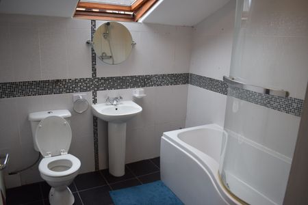 Double room- Large communal space - Photo 2