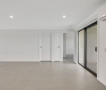 2/1 Wingspan Street - Photo 3