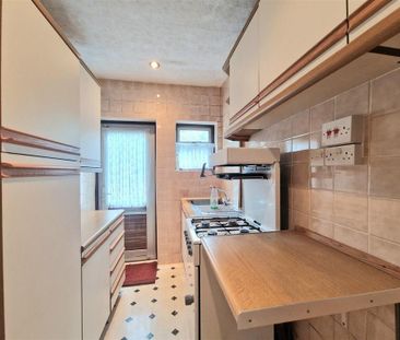 3 bedroom semi-detached house to rent - Photo 5