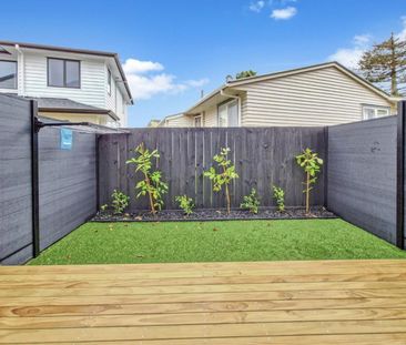 2 bedroom townhouse in Blockhouse Bay - Photo 5