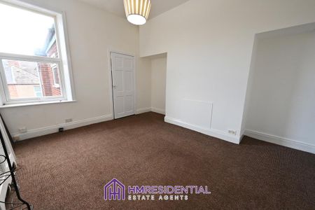 3 bedroom flat to rent - Photo 3