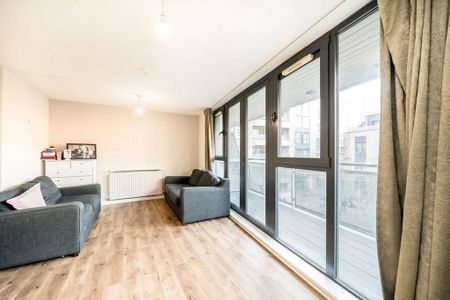 2 bedroom flat to rent - Photo 2