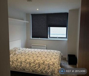 2 bedroom flat to rent - Photo 6