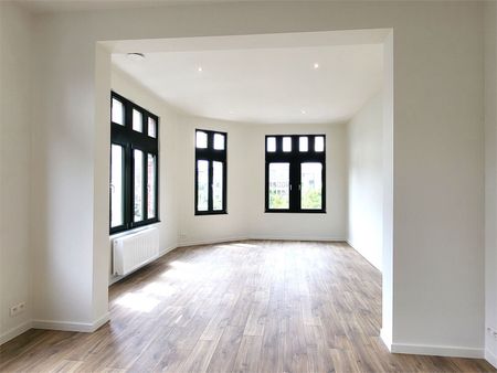 Volledig gerenoveerd appartement met 2 slaapkamers in het hart van Gent. - Foto 4