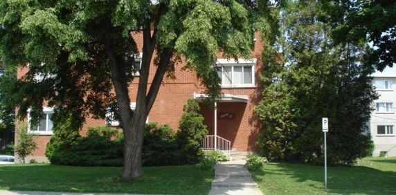 TRÈS GRAND ET LUXUEUX 3½ À LOUER À POINTE-CLAIRE - Photo 2