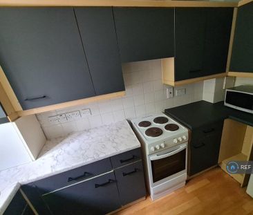 3 bedroom terraced house to rent - Photo 6