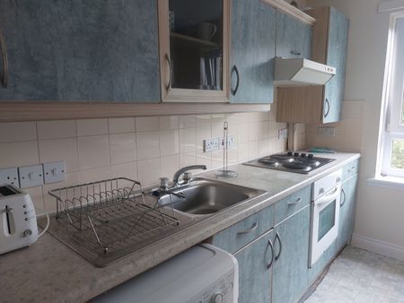 3 Bed Flat, Terrars Croft, EH8 - Photo 5