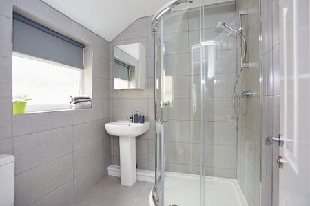 4 bedroom terraced house to rent - Photo 5