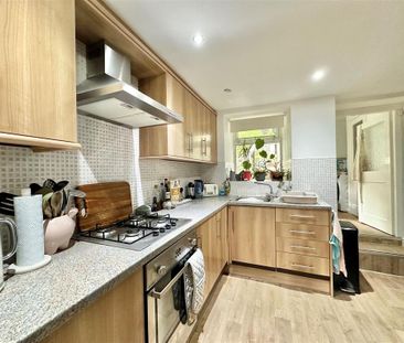 2 bedroom terraced house to rent - Photo 4