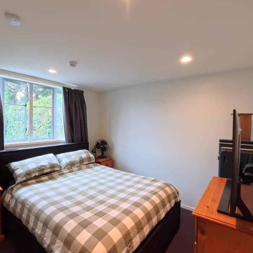 Modern Apartment, Mt Roskill - Photo 1