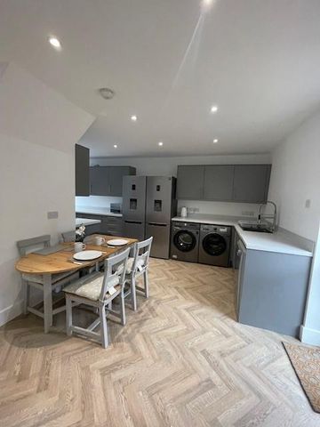 6 bedroom end of terrace house to rent - Photo 5