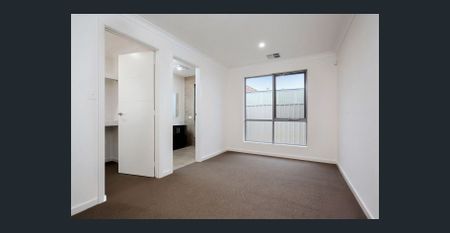 Charming Family Home in Prime Flinders Park Location - Photo 4