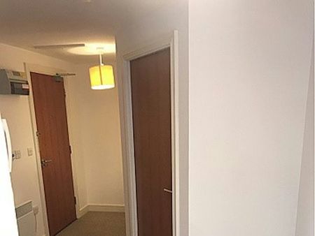 Flat to rent on - Photo 5