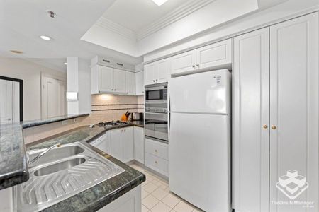 ARGUABLY THE CBDs FINEST RIVERFRONT COMPLEX 1 Bedroom Furnished - Photo 3