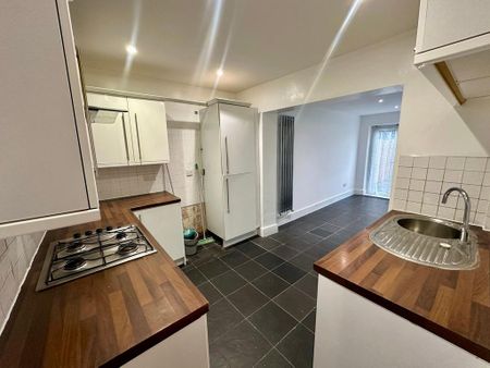 2 bedroom terraced house to rent - Photo 5