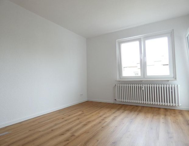 Erstbezug nach Sanierung! 2-Zimmer-Erdgeschoss-Whg. mit Balkon! - Photo 1