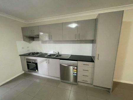 Picture perfect townhouse! - Photo 5