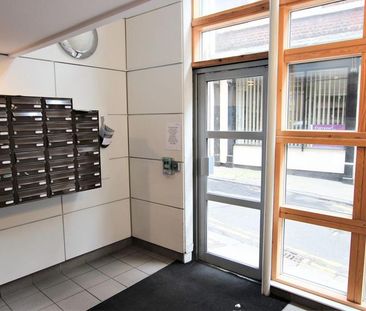 2 bedroom flat to rent - Photo 6