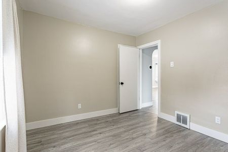 For Lease - 1305 Langmuir Avenue, London East, Ontario - Photo 5