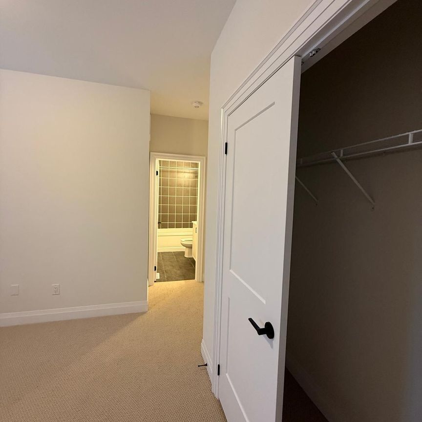 For Lease - 12 HERBERT Avenue, Oro-Medonte, Ontario - Photo 1