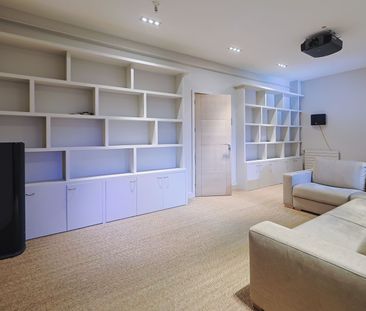 Tout savoir sur cette maison dans le quartier Auteuil Nord, à Paris... - Photo 2