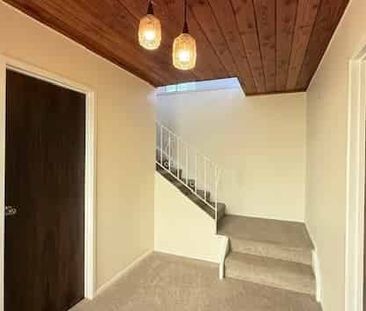 Spacious 4-Bedroom Home in Prime Browns Bay Location! - Photo 5