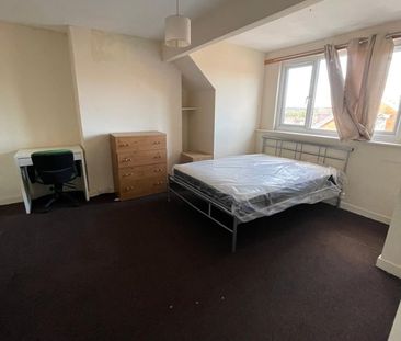 Room in a Shared House, Beckett Park, LS6 - Photo 5