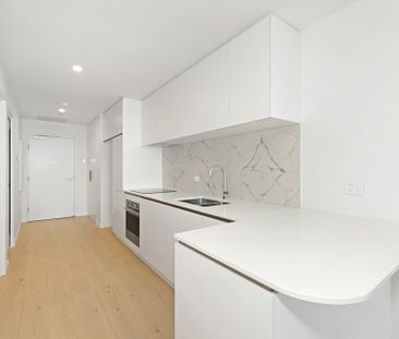 Brand New Living at "The Shard" - Modern Style and Ultimate Conveni... - Photo 3