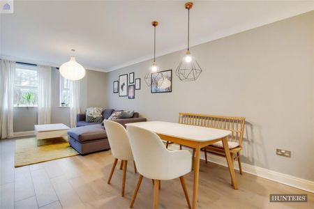 2 bedroom Flat To Let - Photo 2