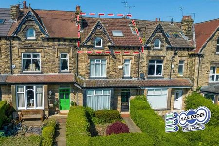 Hollyshaw Lane, Crossgates, LS15 - Photo 2