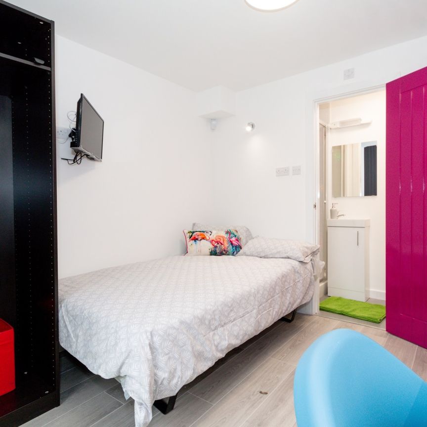 Room in a Shared House, Bigham Road, L6 - Photo 1