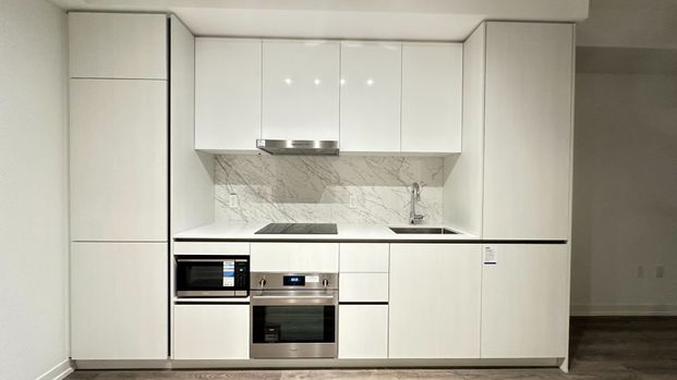 For Lease - 8 Interchange Way Unit# 1705, Vaughan, Ontario - Photo 1