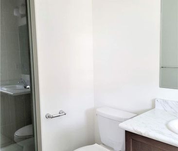 For Lease - 944 Balsam Court, Milton, Ontario - Photo 4