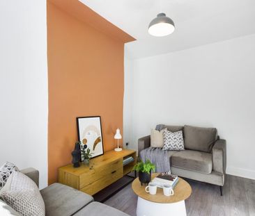 1 bedroom in a house share to rent - Photo 1