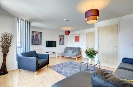 3 bedroom apartment to rent - Photo 2