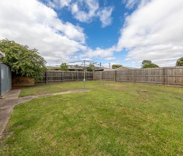 45 Henry St, Melton VIC 3337 - Photo 5